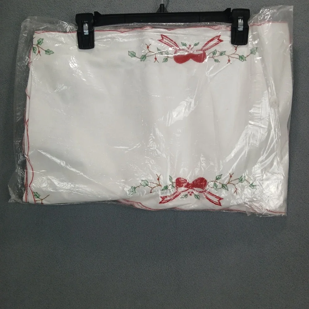 Vintage B.M Jabara Holly‎ & Bows 9 Pc Table Set Embroidered Runner Mats Napkins